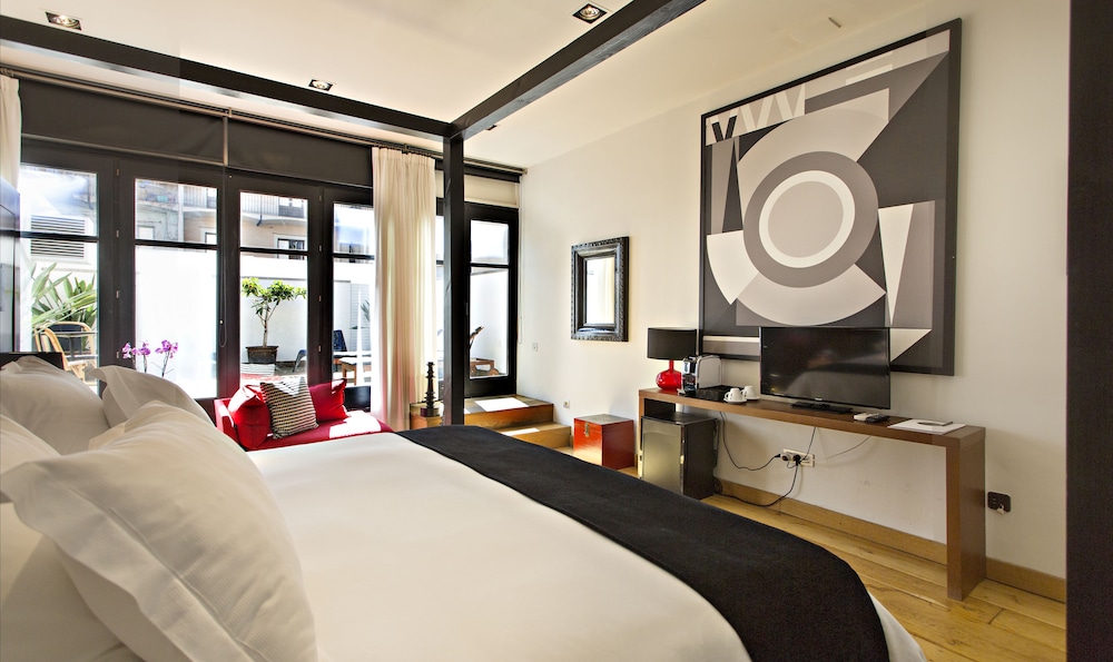 Hotel Market 4/32