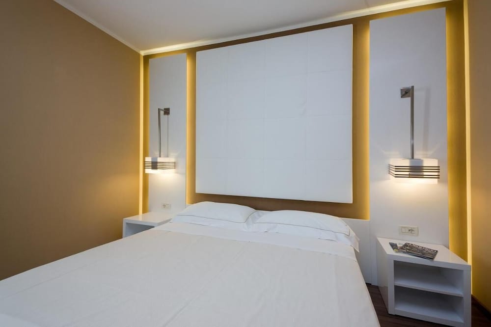 ECONOMY, APARTMENT