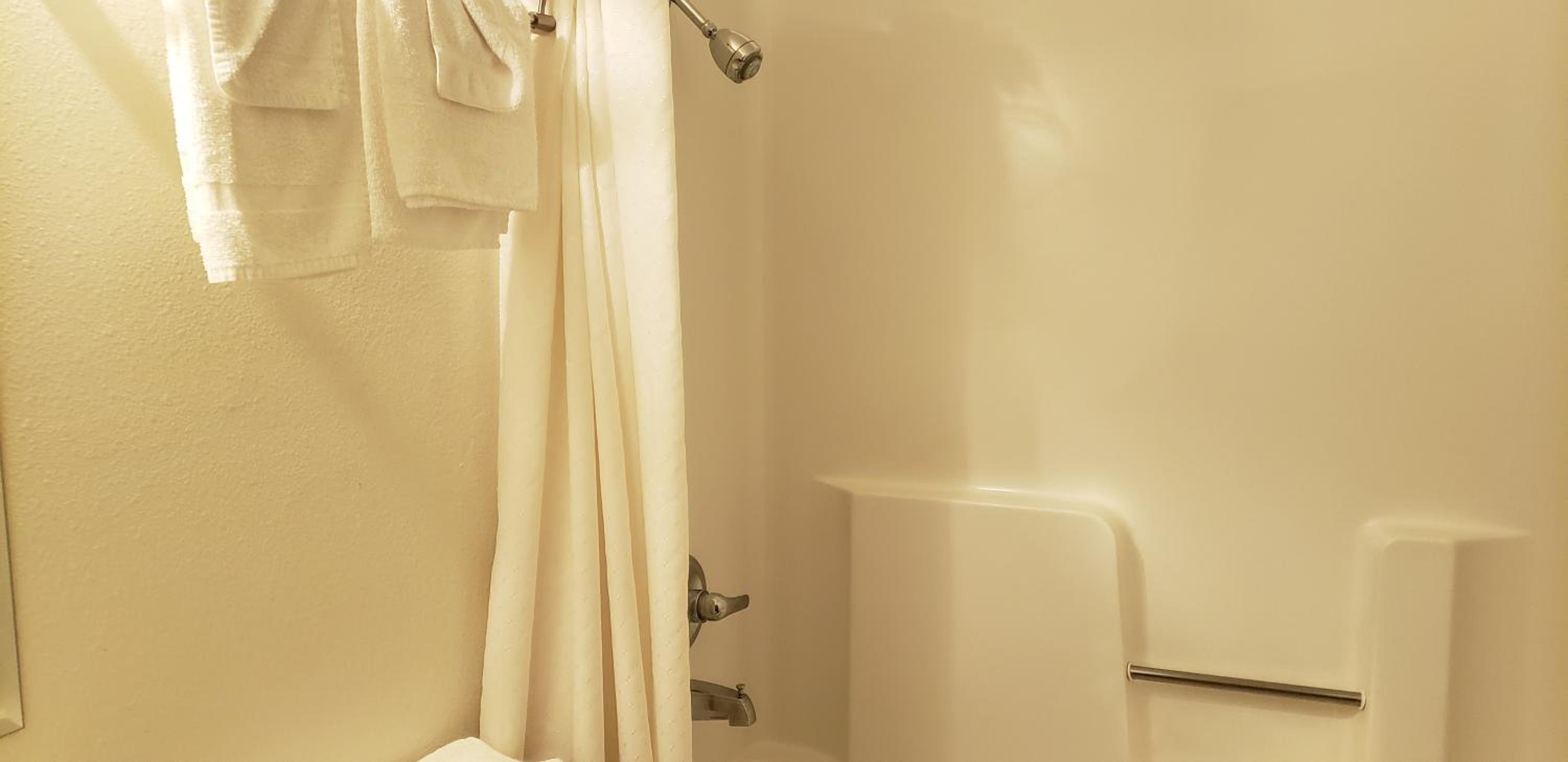 Americas Best Value Inn Burlington 62/62