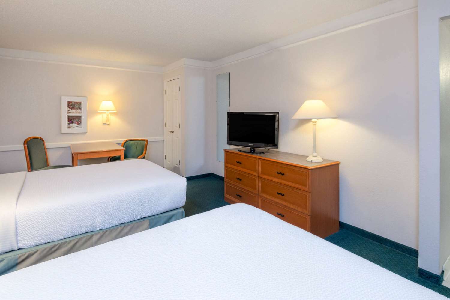 La Quinta Inn Farmington 17/44