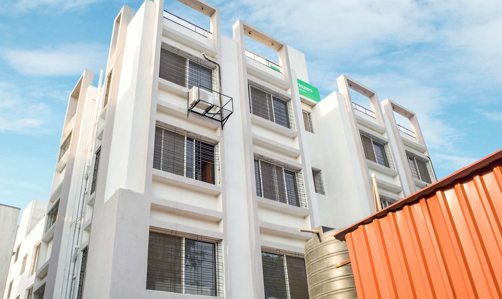 Treebo Naunidh Suites 2/23