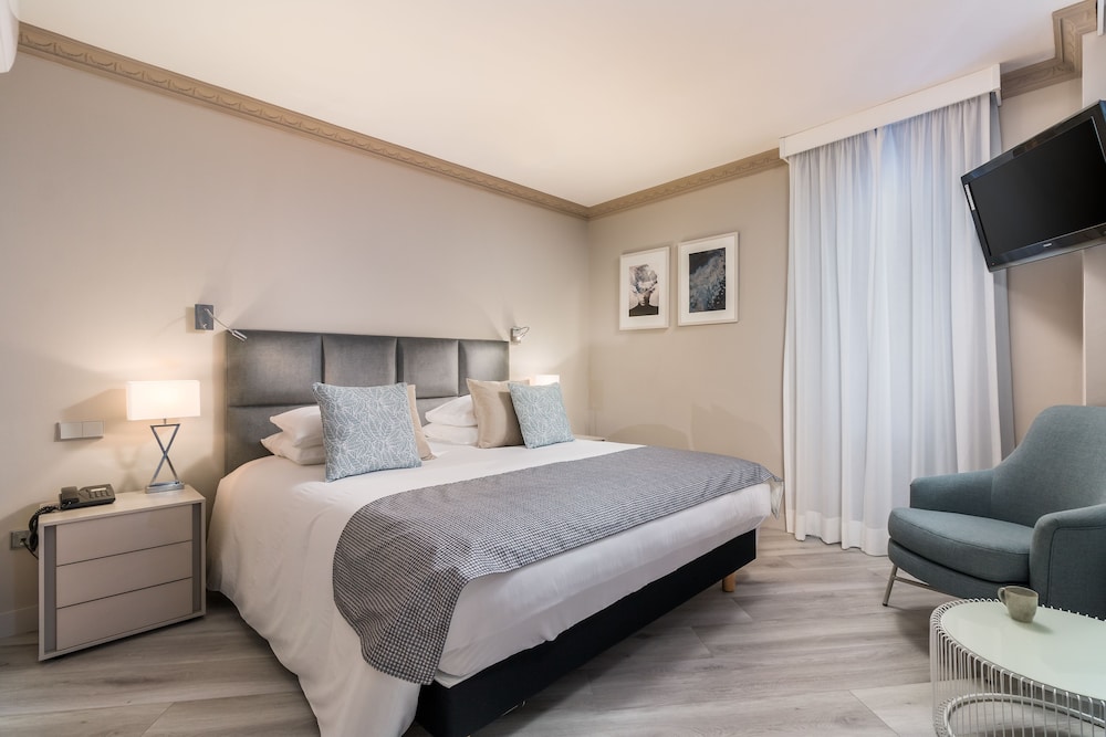 Boutique Hotel B51 (ex. Park Plaza Suites Hotel) 12/65