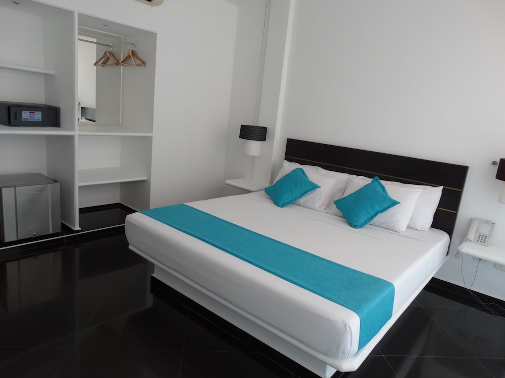 Hotel Paraiso Estudios 5/28