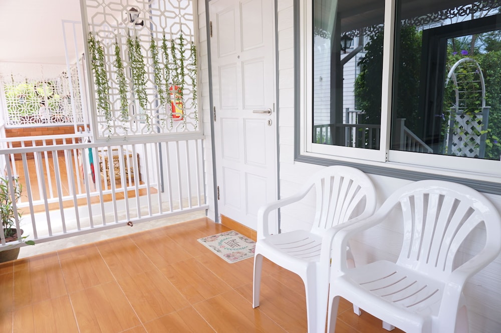 The White Village Ranong Resort 15/22