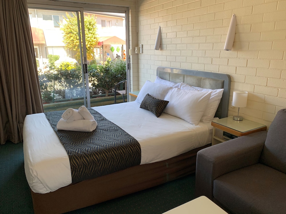 Crest Motor Inn 22/39