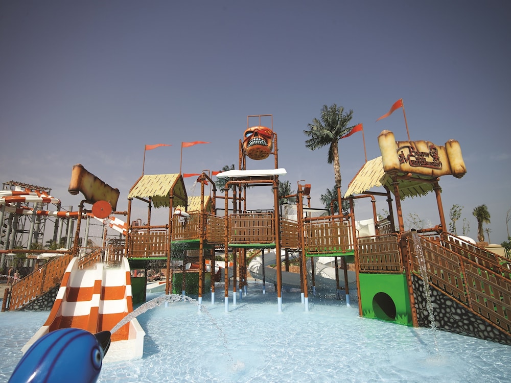 Coral Sea Water World Resort 57/73