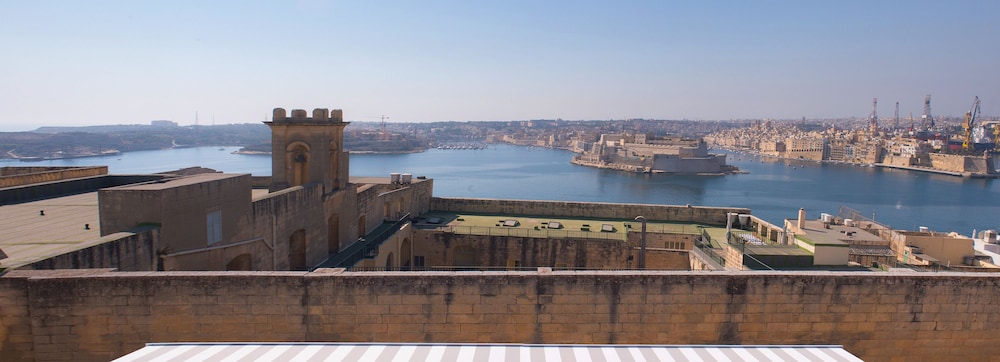 Ursulino Valletta 60/66