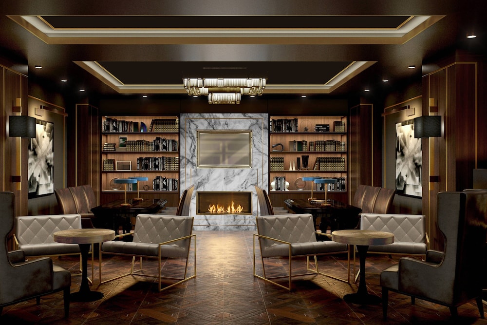 The LaSalle Chicago, Autograph Collection 22/32