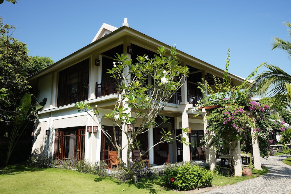 Anja Beach Resort Spa 5/70