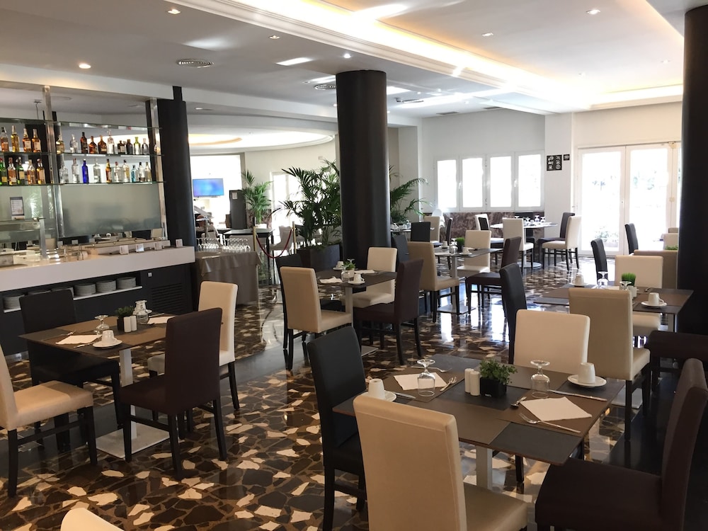 Ohtels Gran Hotel Almeria 34/50