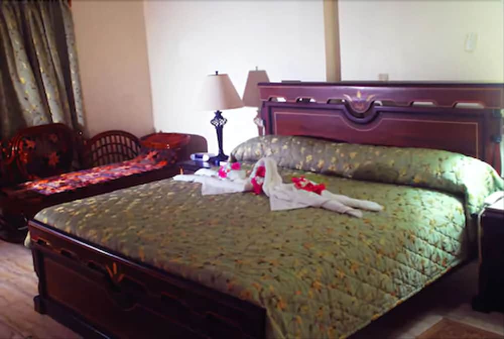 Rovanels Resort And Conference Centre 4/22