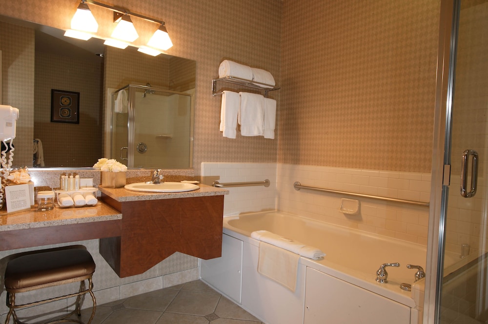 Holiday Inn Express Hotel Suites Ventura Harbor 20/69