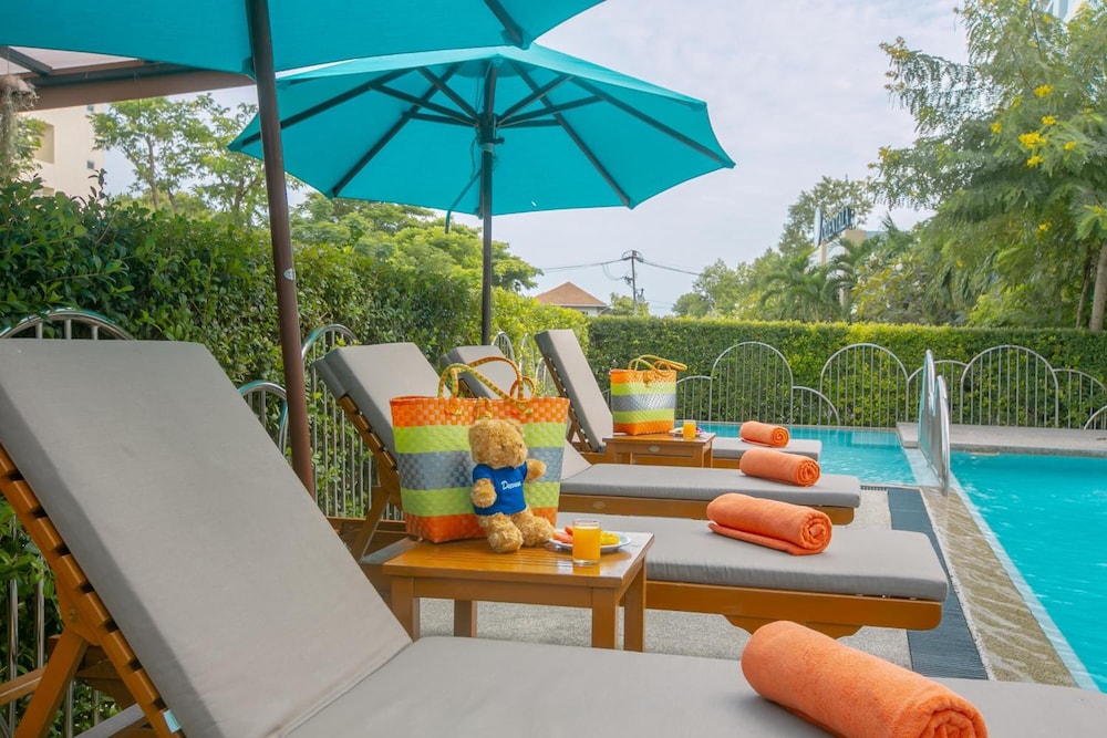 Recenta Suite Phuket Suanluang 45/50
