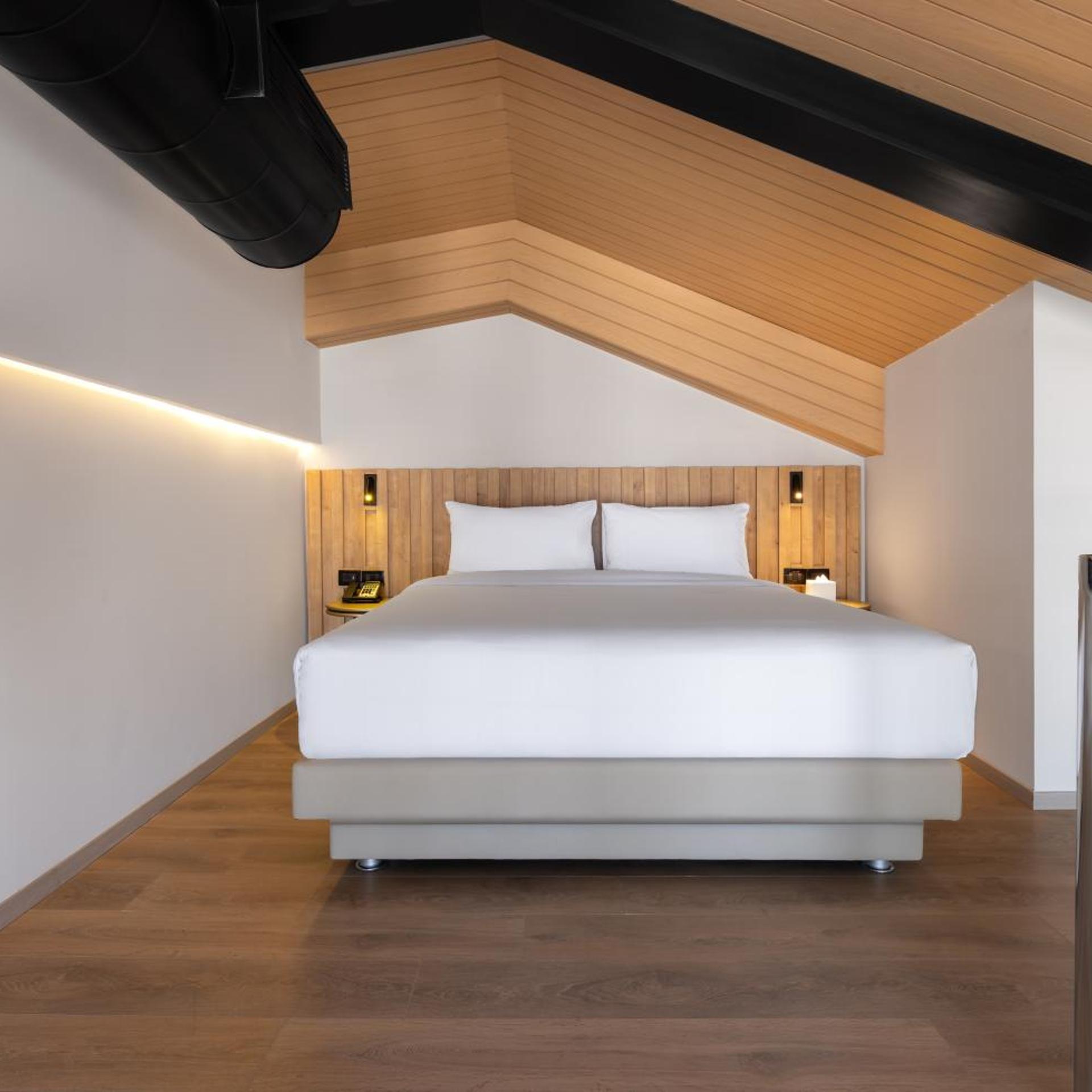 Loft, Suite, King Bed, Pyramids View, Balcony