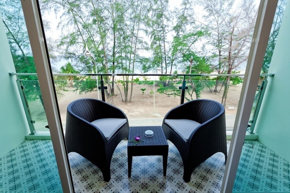 Anda Beachside Hotel 77/85