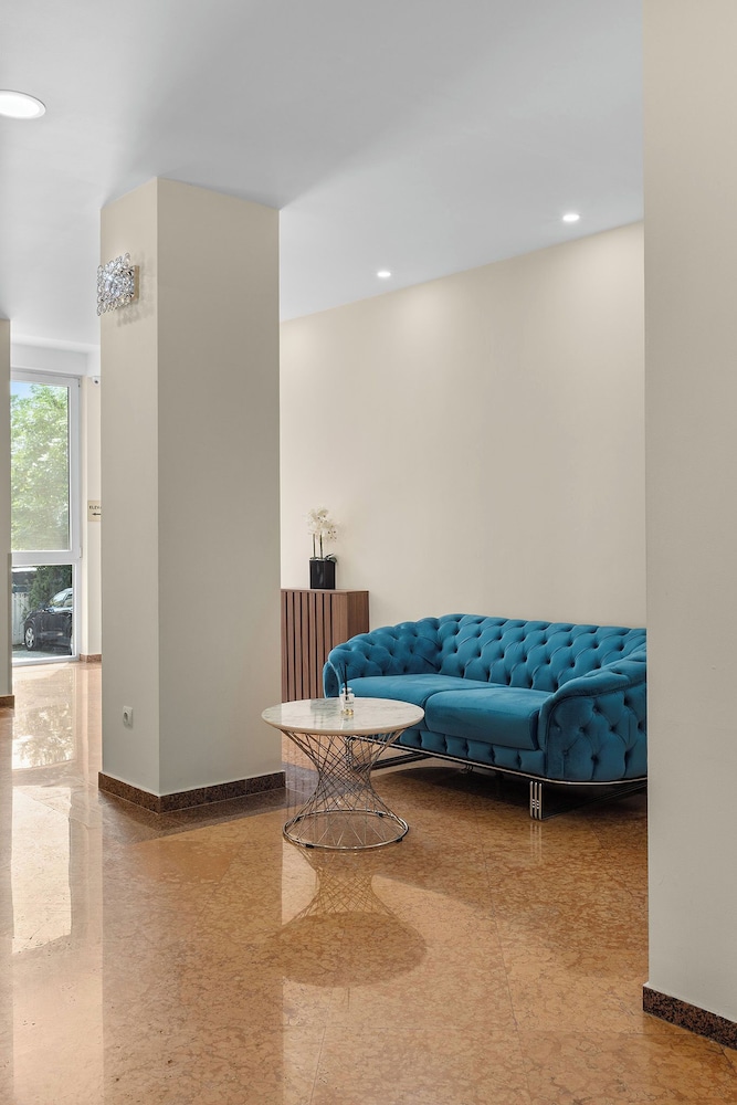 Hotel Athos R M T 53/69