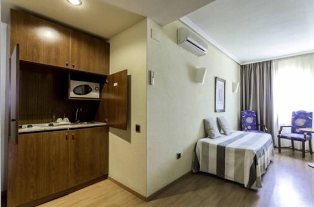 Apartamentos Torreluz 15/72