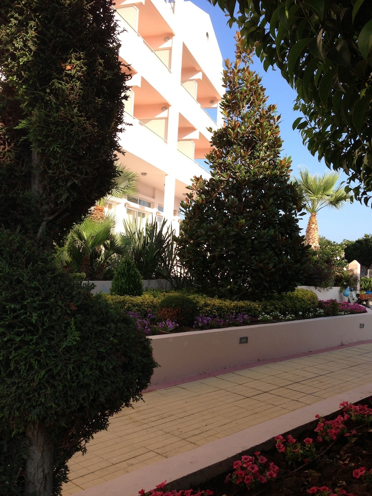 Glarentza Hotel 20/25