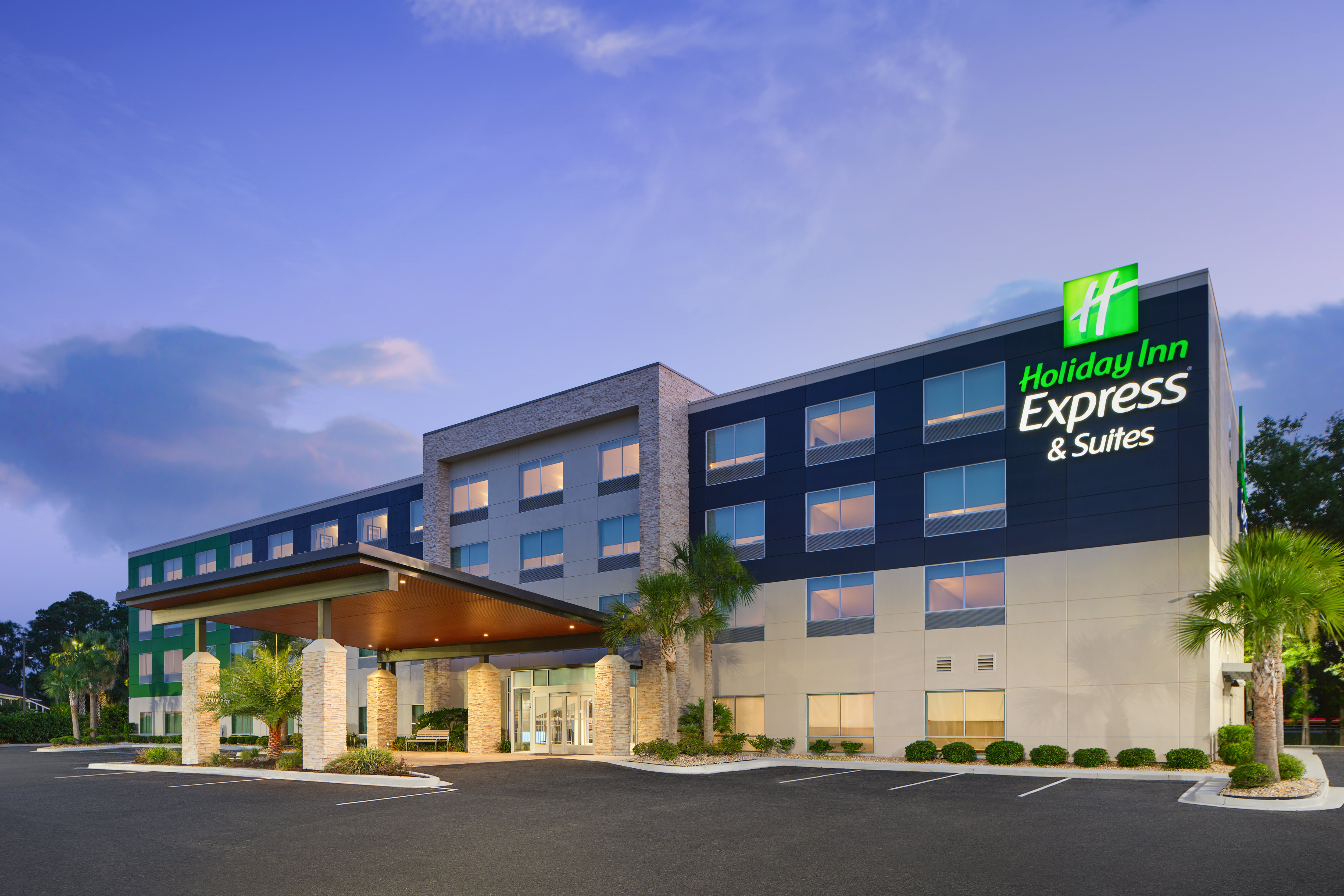 Holiday Inn Express and Suites Brunswick 2/48