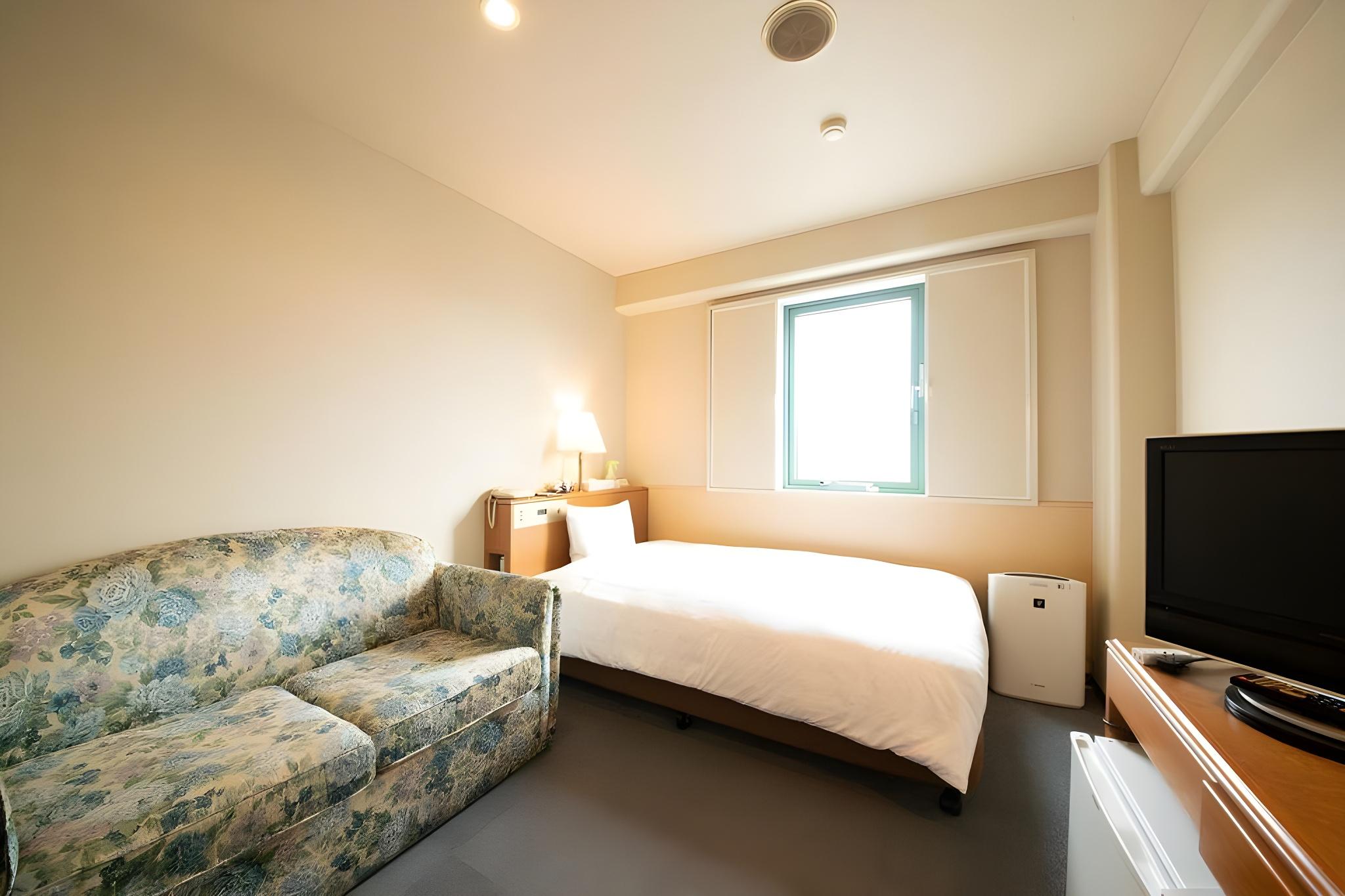 Semi Room, Double Bed, City View, Bathtub