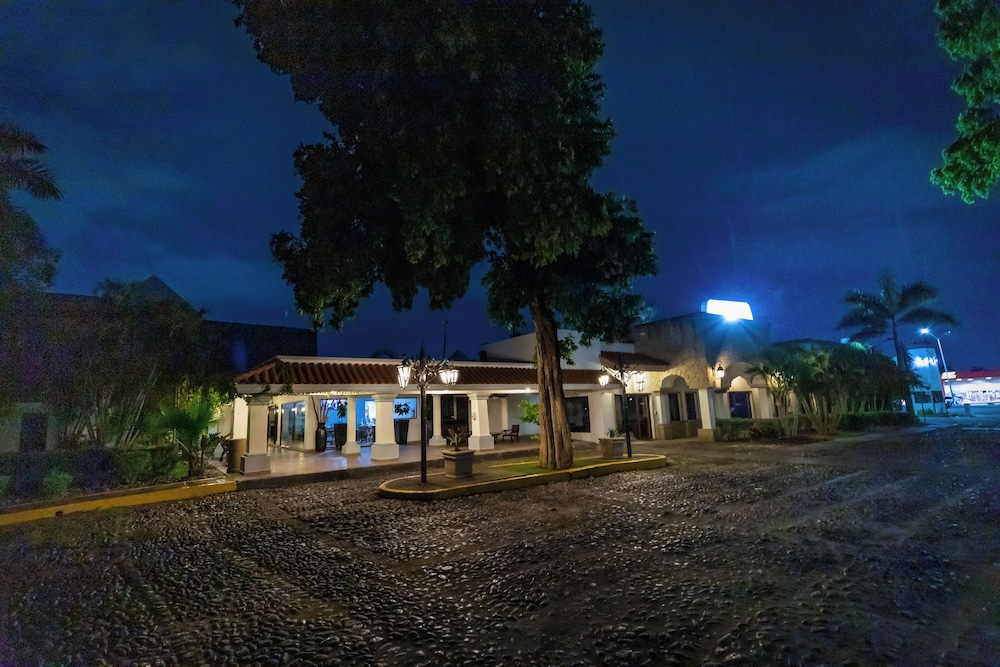 InHouse Select Hacienda Tres Rios 4/70