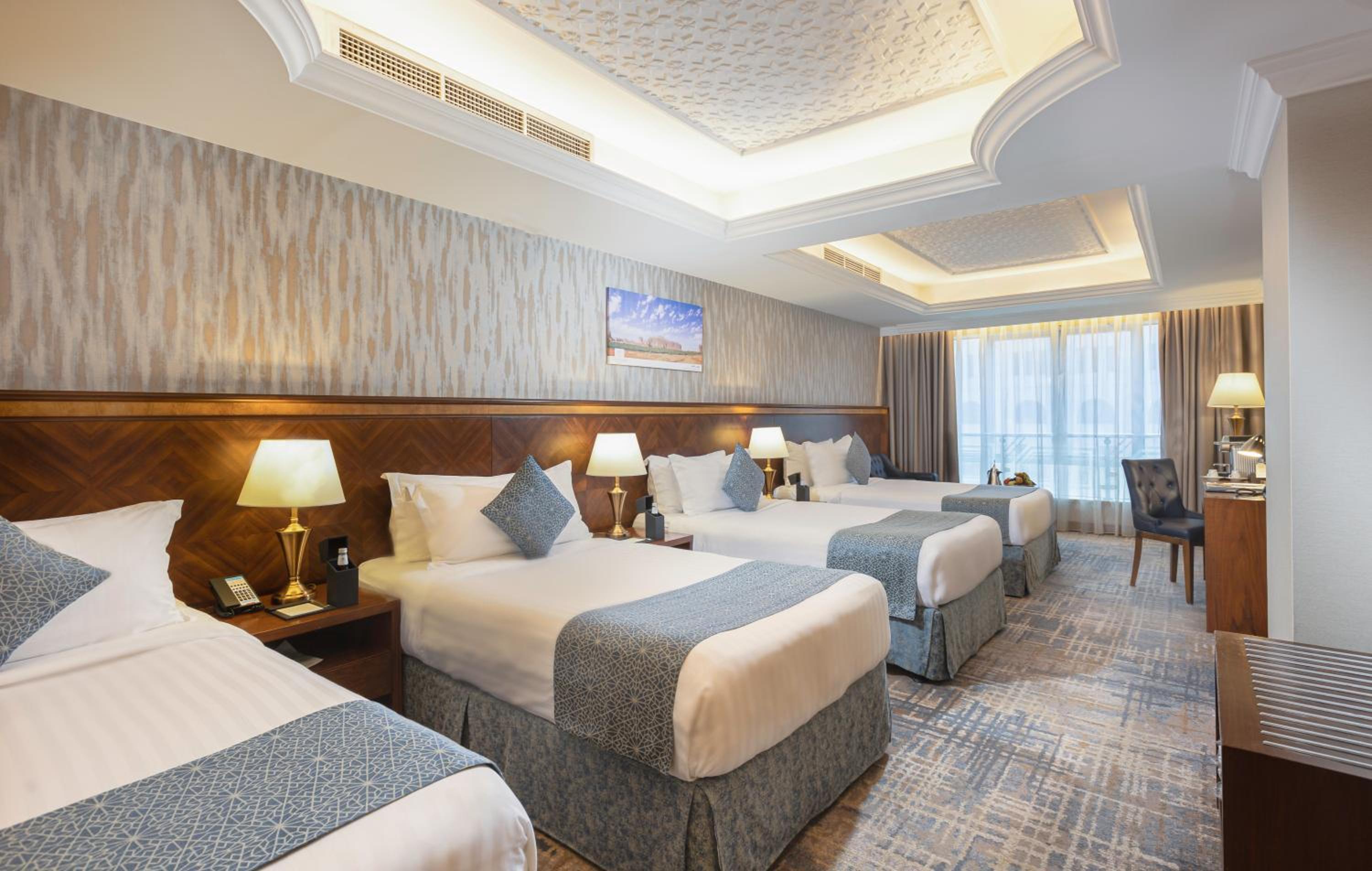 Room, Quadruple