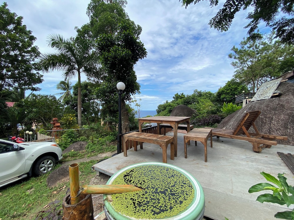Majestic Sea View Resort 40/50