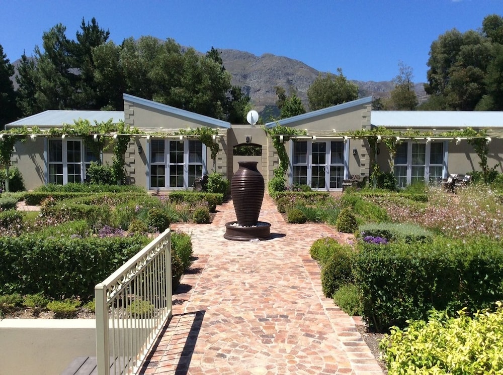 La Cabriere Country House 55/67