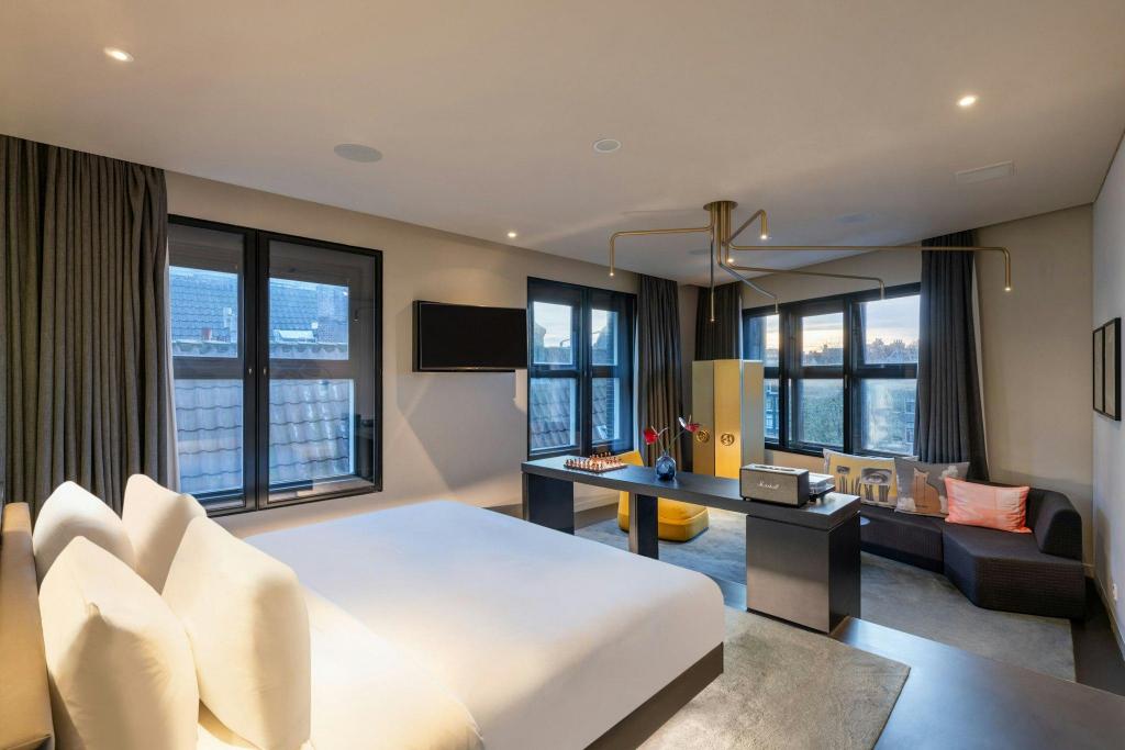 1 Bedroom, Penthouse, Studio, Suite, King Bed, Canal View