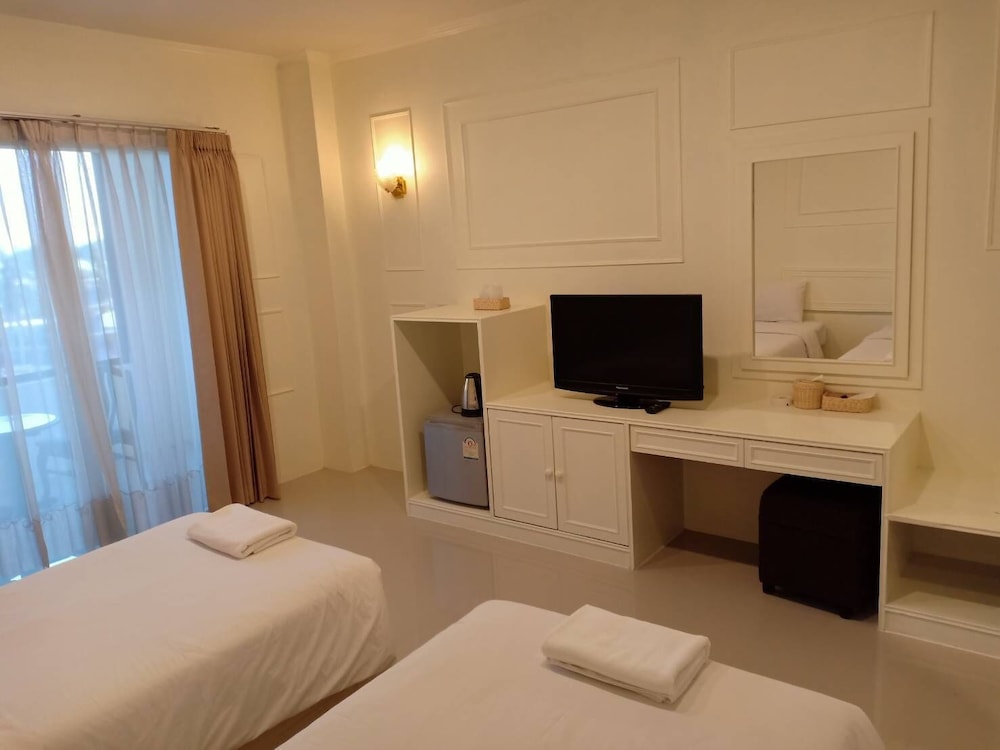 Golden Dragon Resort 11/43