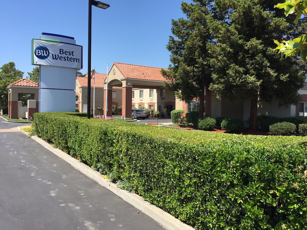 Best Western Brentwood Inn 2/31