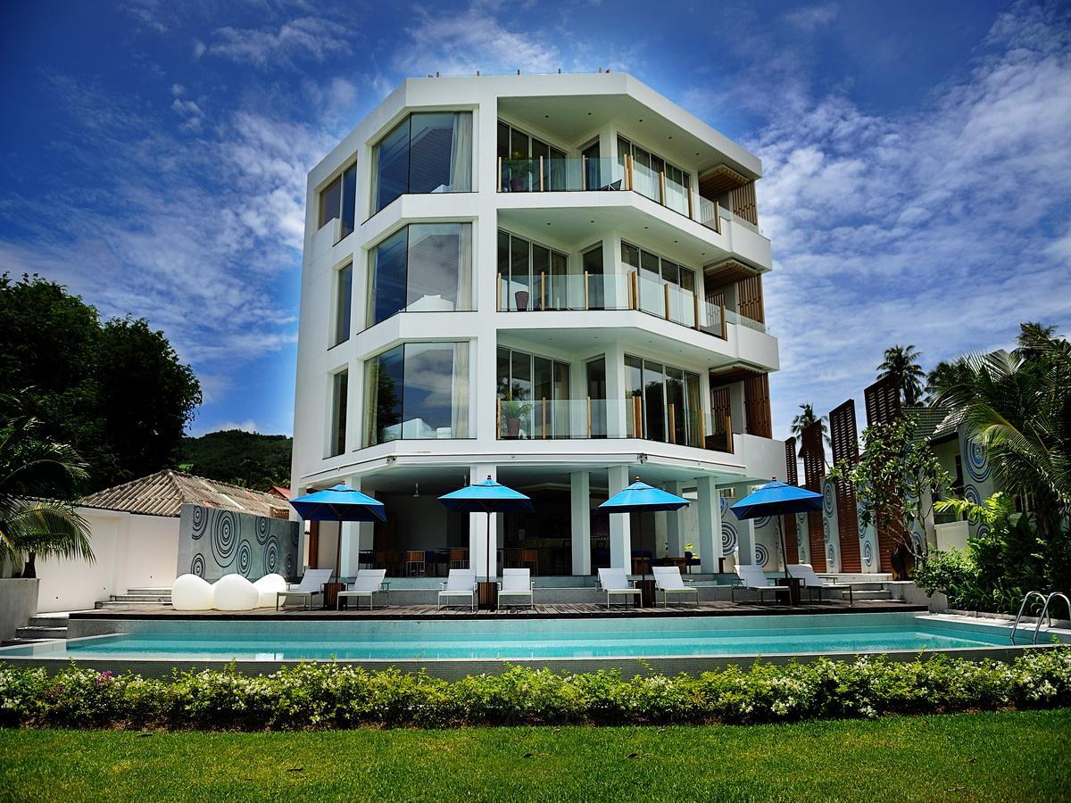 Beachfront Phuket 4/29