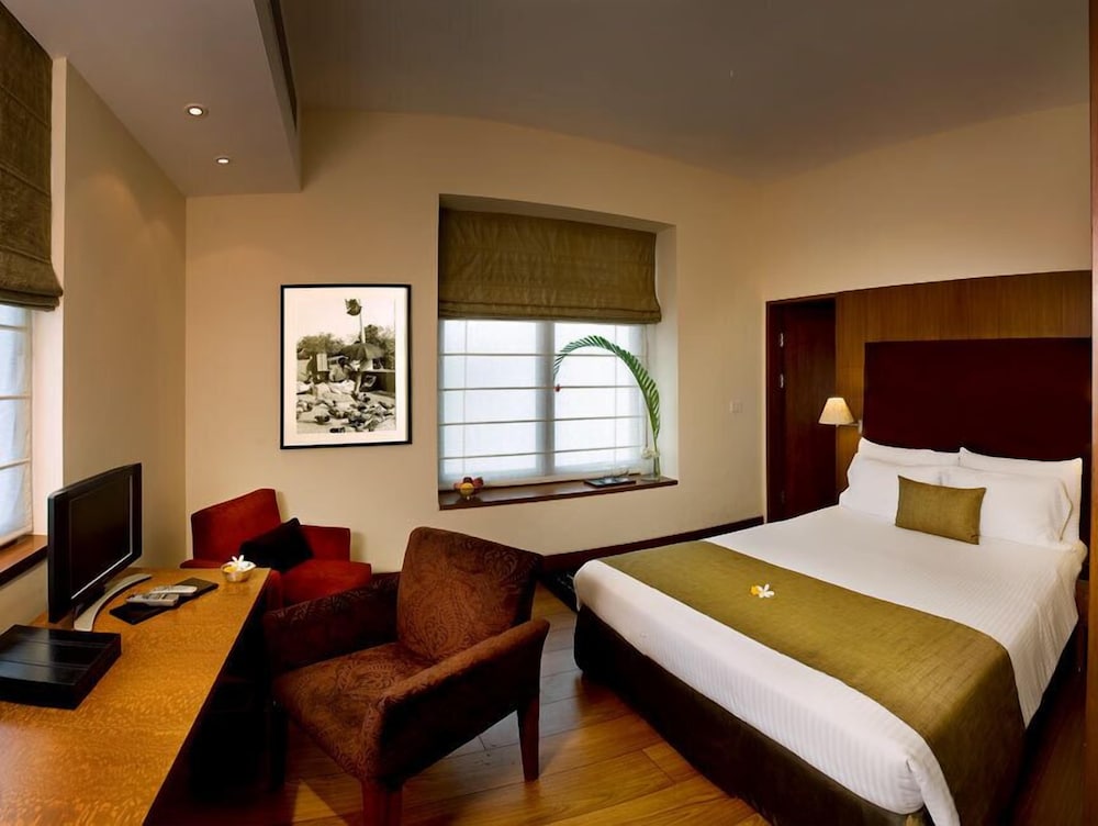 The Manor New Delhi 32/74