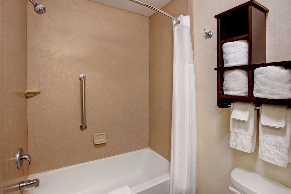 Hampton Inn Dekalb Near The University 16/41