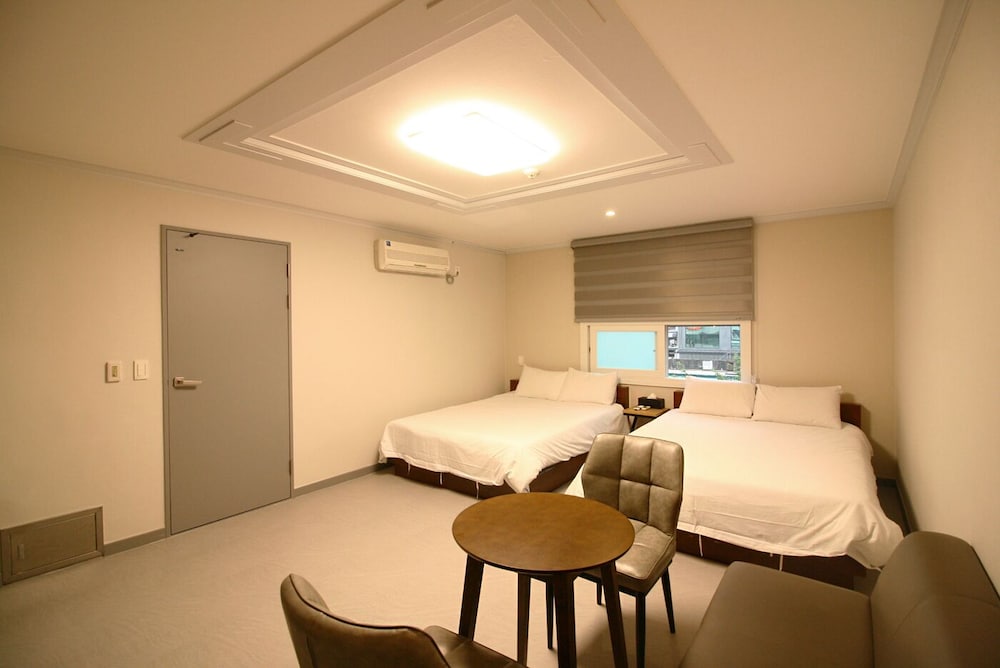 Trevi Hotel 36/46