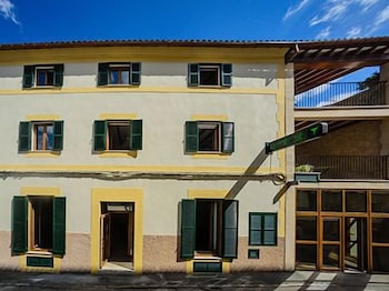 Embat Hostel photo1