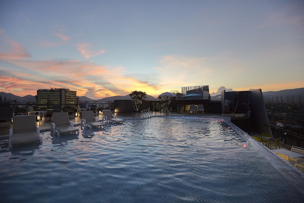 Whale Hua Hin 35/46