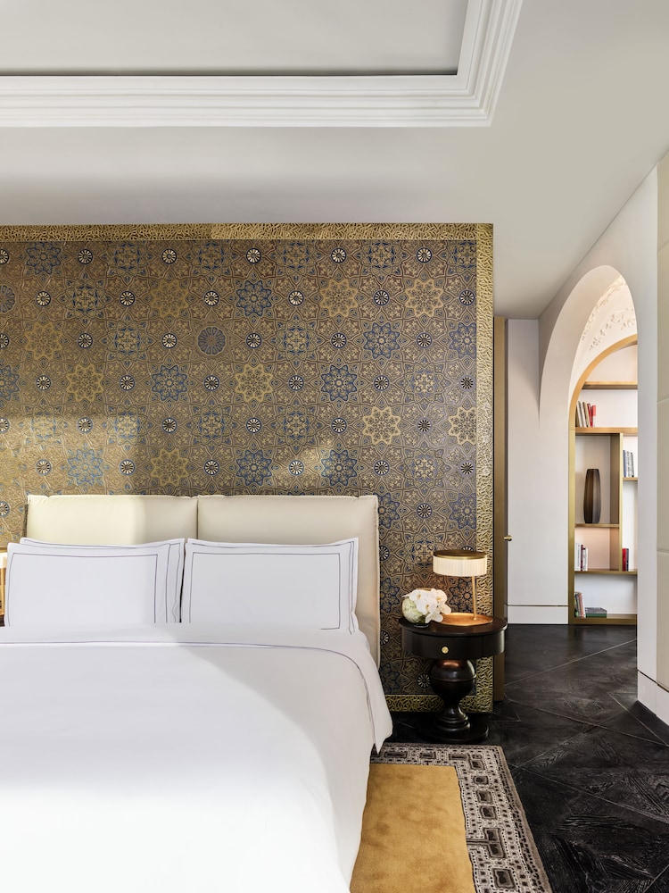 Signature, Urban, Suite, King Bed