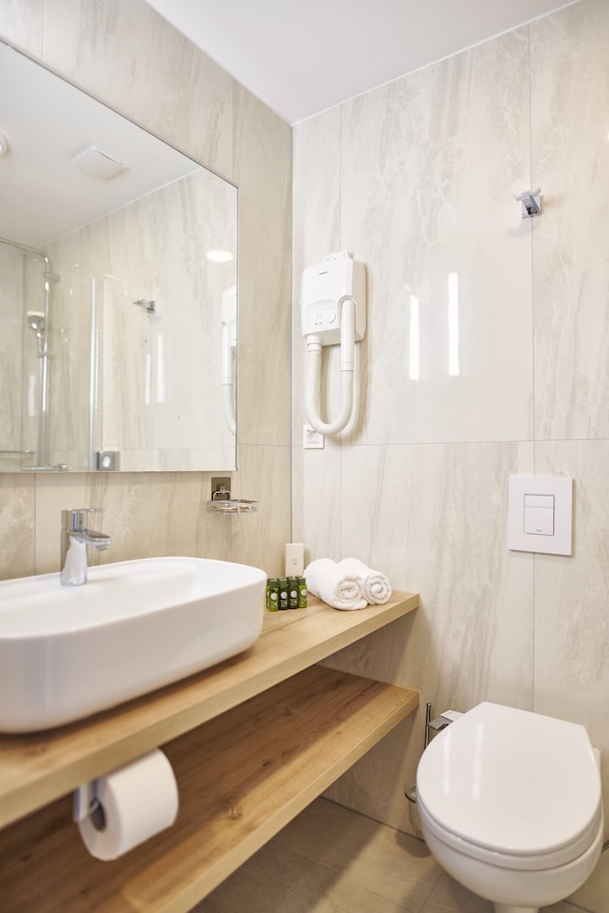 Colentum Resort Murter 50/50
