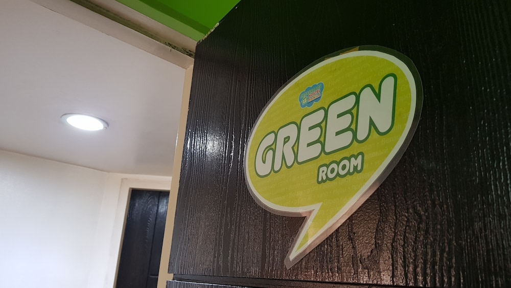 Crossroads Hostel Manila 16/46
