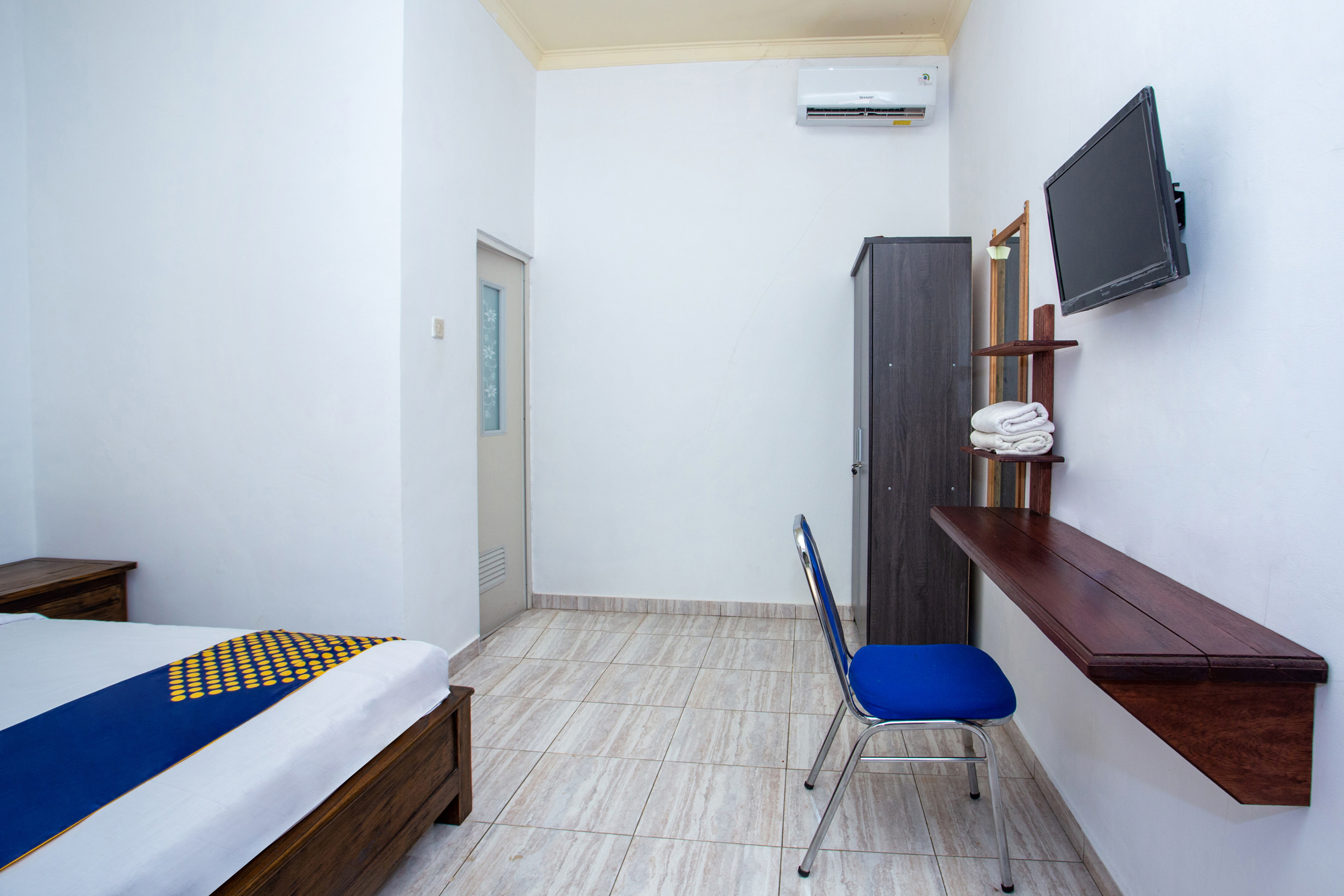 SPOT ON 2761 Pondok Kartini 24/38
