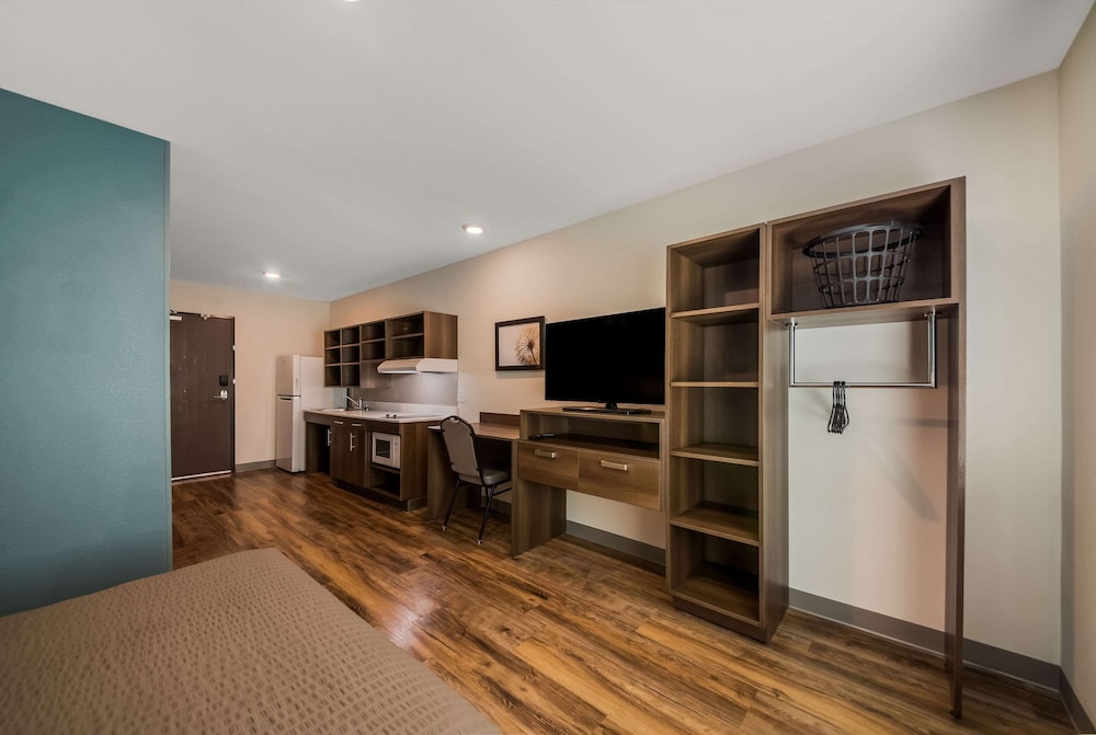 WoodSpring Suites Inverness 26/29
