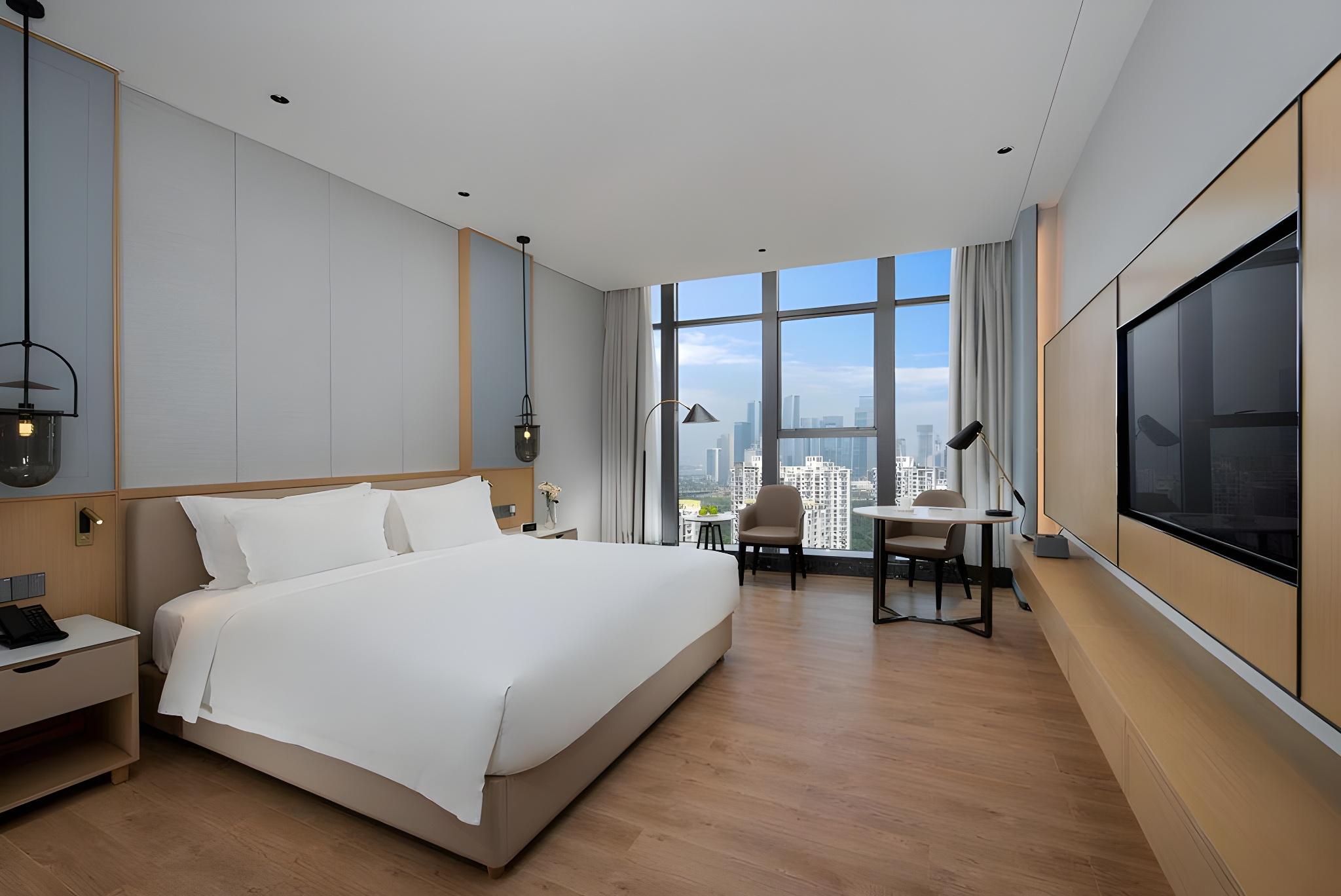 Landscape, Queen Bed