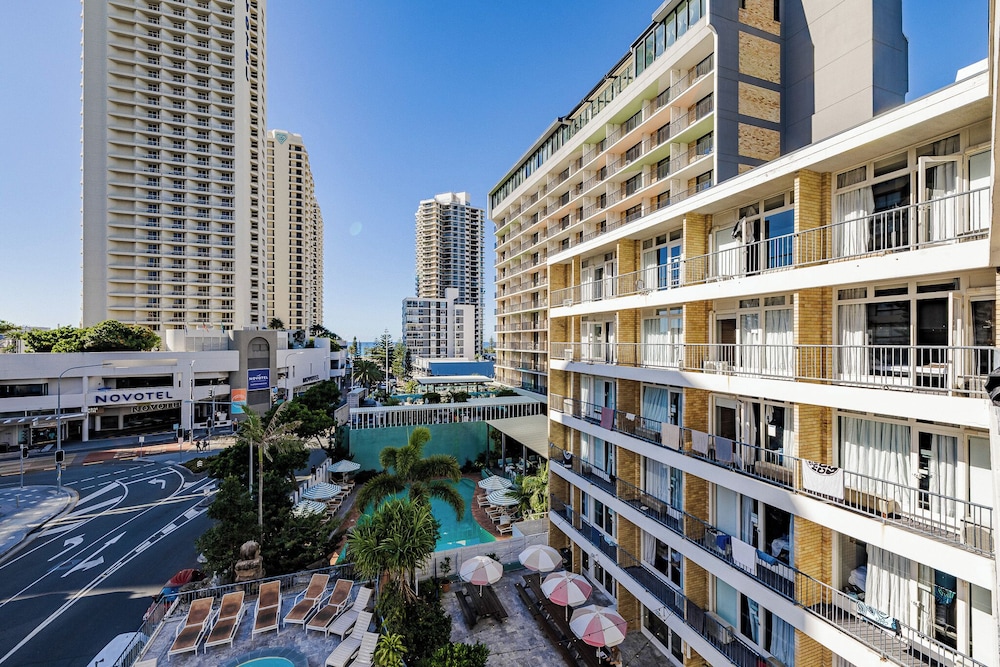 Bunk Backpackers Surfers Paradise Hostel 70/76