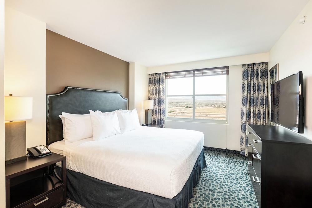 2 BEDROOMS, FAMILY SUITE