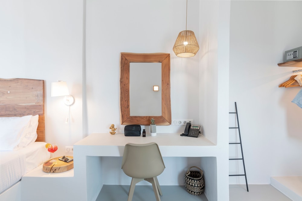 Paros Comfy Suites 50/50