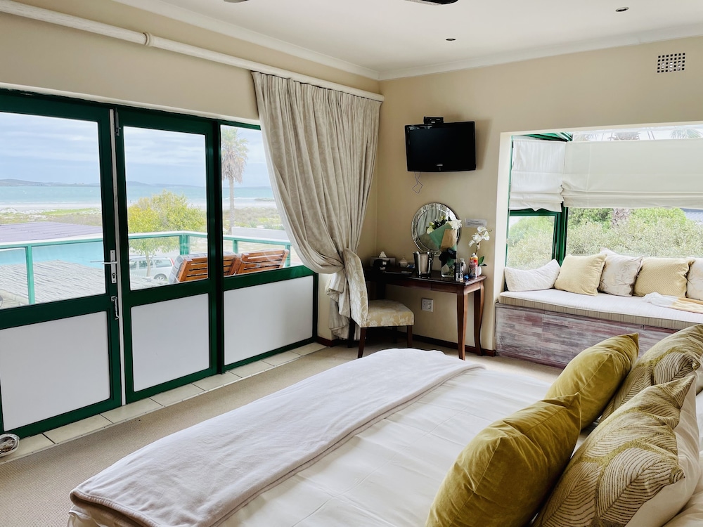 Sandra's Guest House 8/55