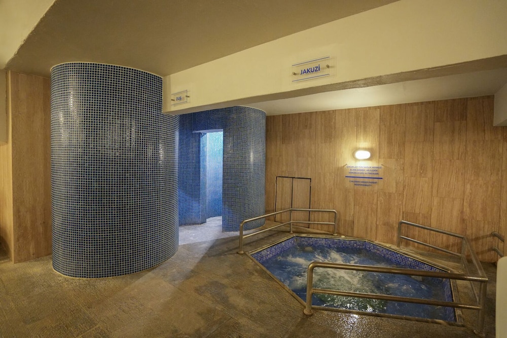 Herakles Thermal Hotel 34/57