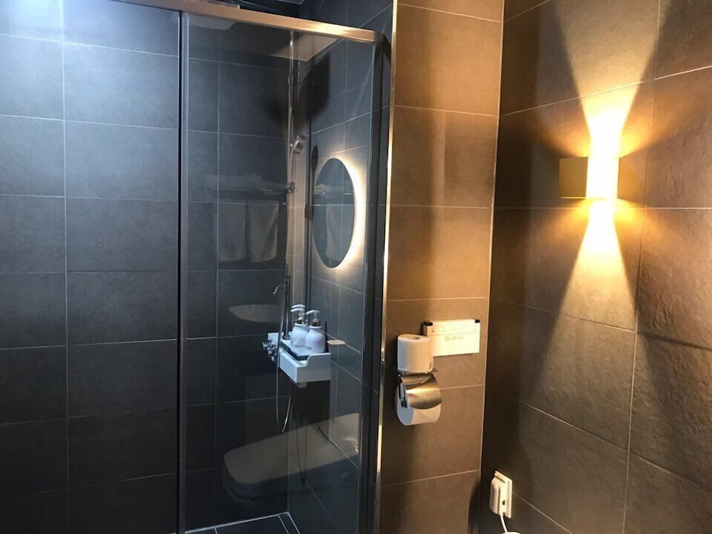 The Koryo Hotel 23/58