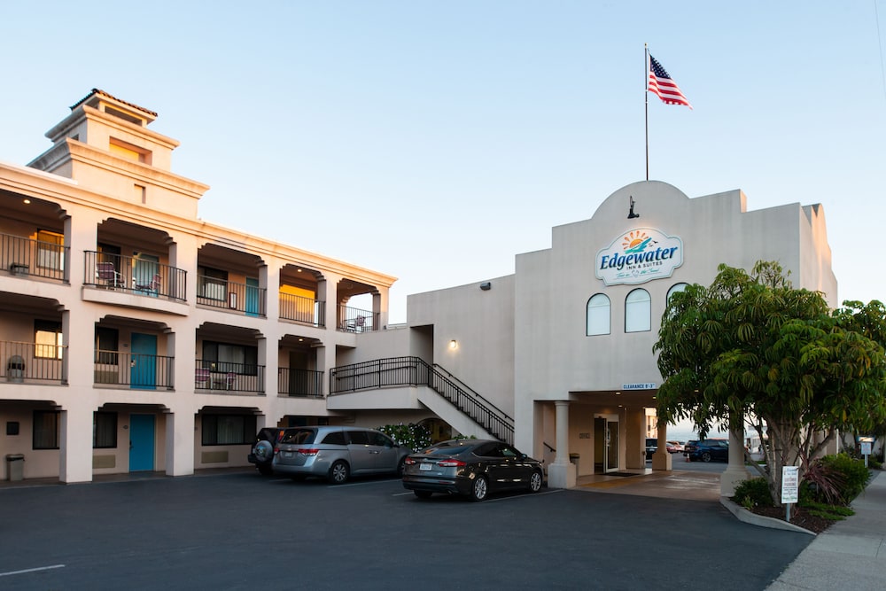 Edgewater Inn And Suites 70/76